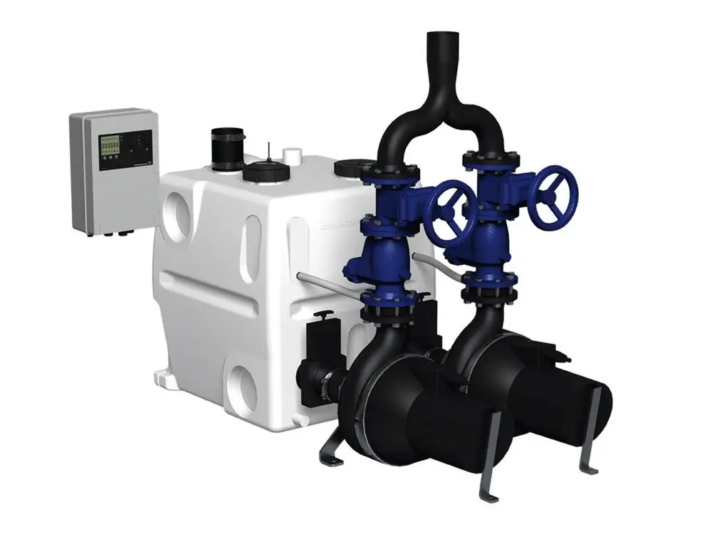 Wasserhebeanlage von Grundfos mit zwei Ausgängen, ausgestattet mit Ventilen und Steuerungseinheit, für die Förderung von Abwasser. Kompakte Bauweise in hellem Kunststoff.
